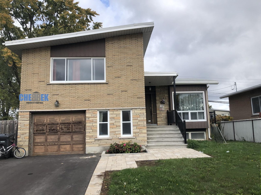 Garage door before replacement